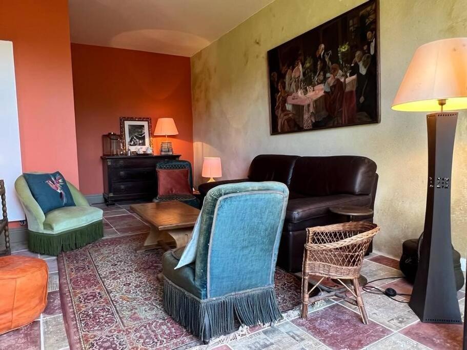 Le Gite De Sissi Lavardin  ภายนอก รูปภาพ